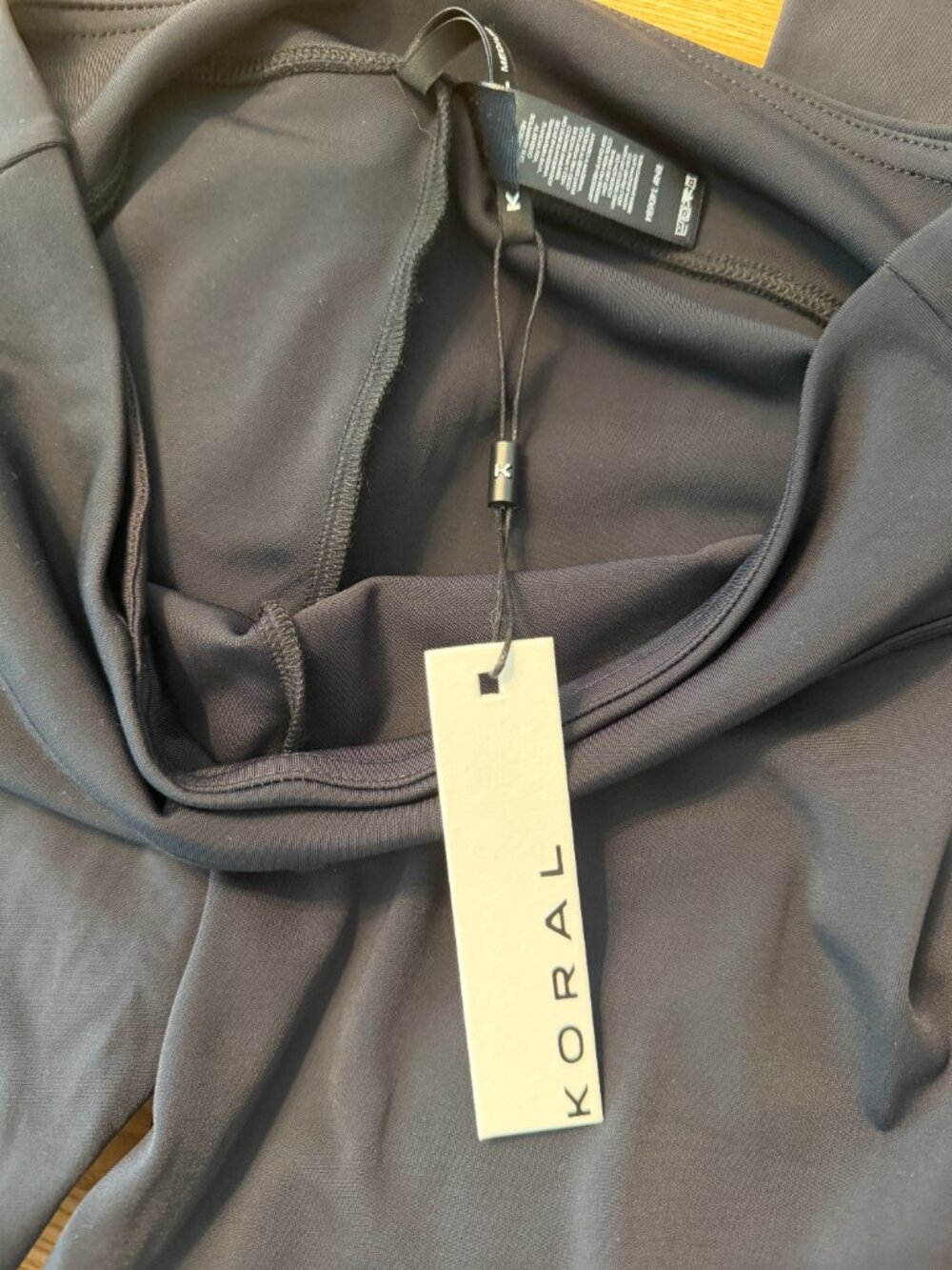 ☀️ Koral Illuminate Blackout High Rise Flare Leggings Black M NWT - Picture 10 of 13